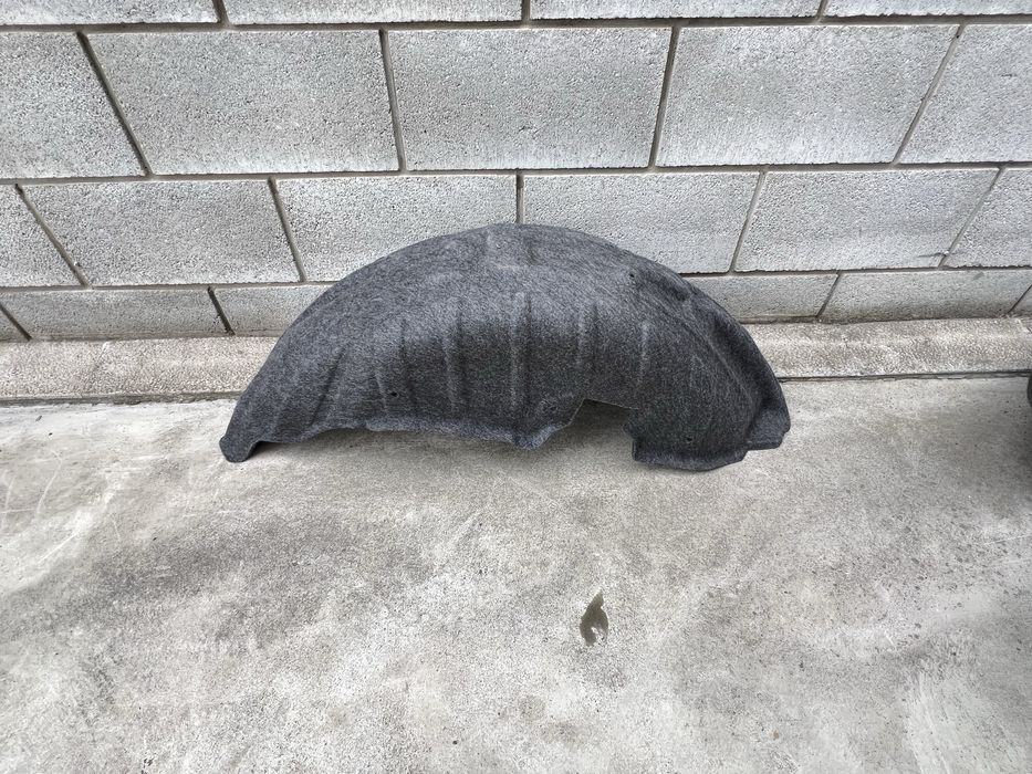 Задній підкрилок Пежо 4007 Сітоен С-кроссер Оутландер ХЛ