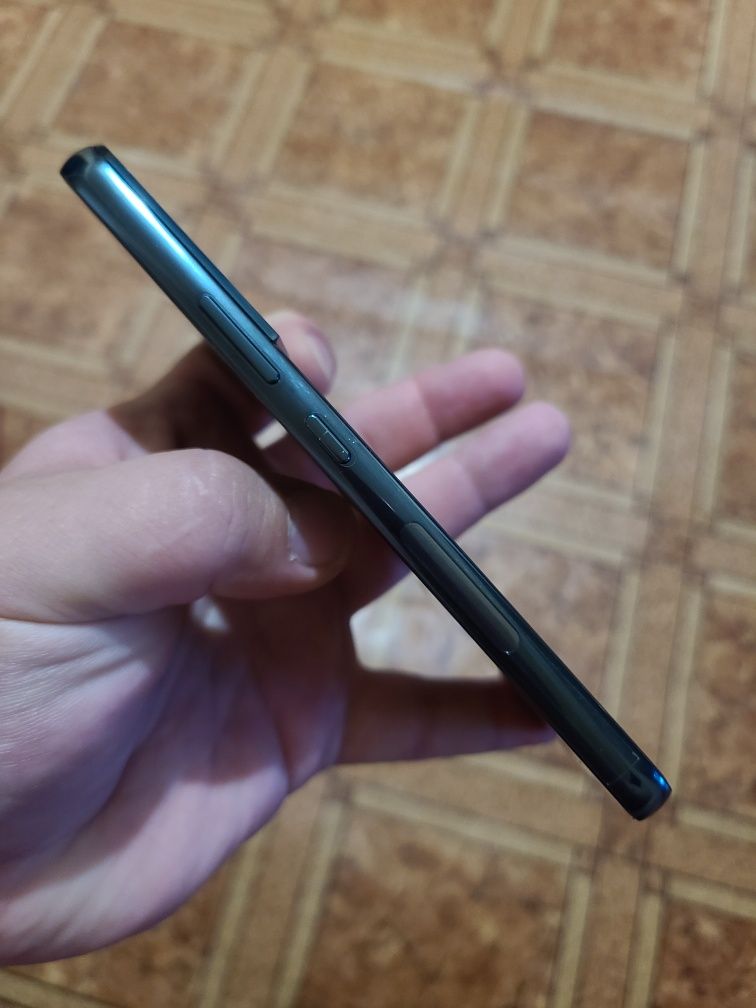 Samsung S22 8/128