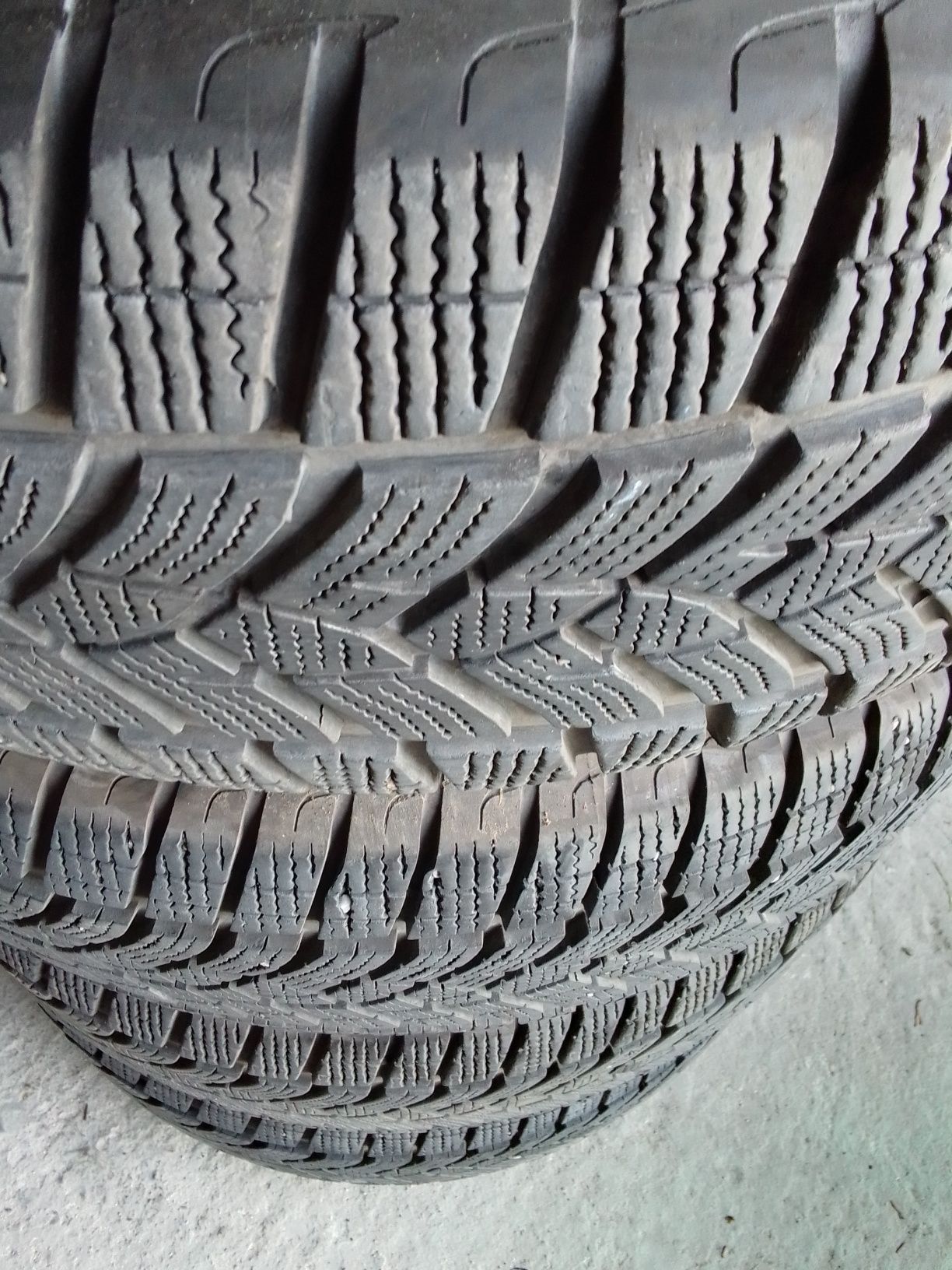 4 Opony zimowe 225/60r17 GOODYEAR 2022r