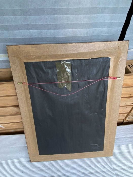 Quadro antigo com flores bordadas