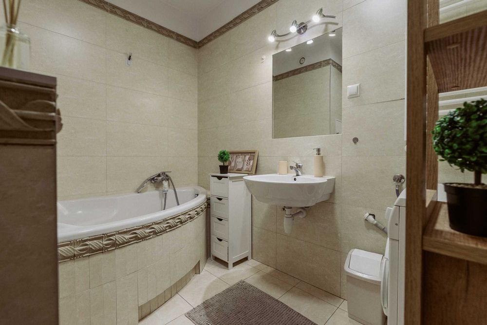 Ruczaj / ul. Chmieleniec 16 / taras / piwnica