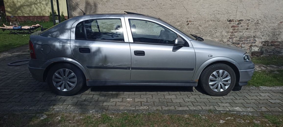 Opel Astra II 1.6 75km oryginalny kat.