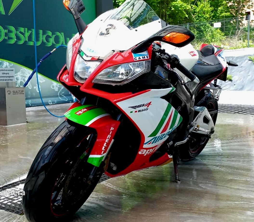 2010 Aprilia RSV4