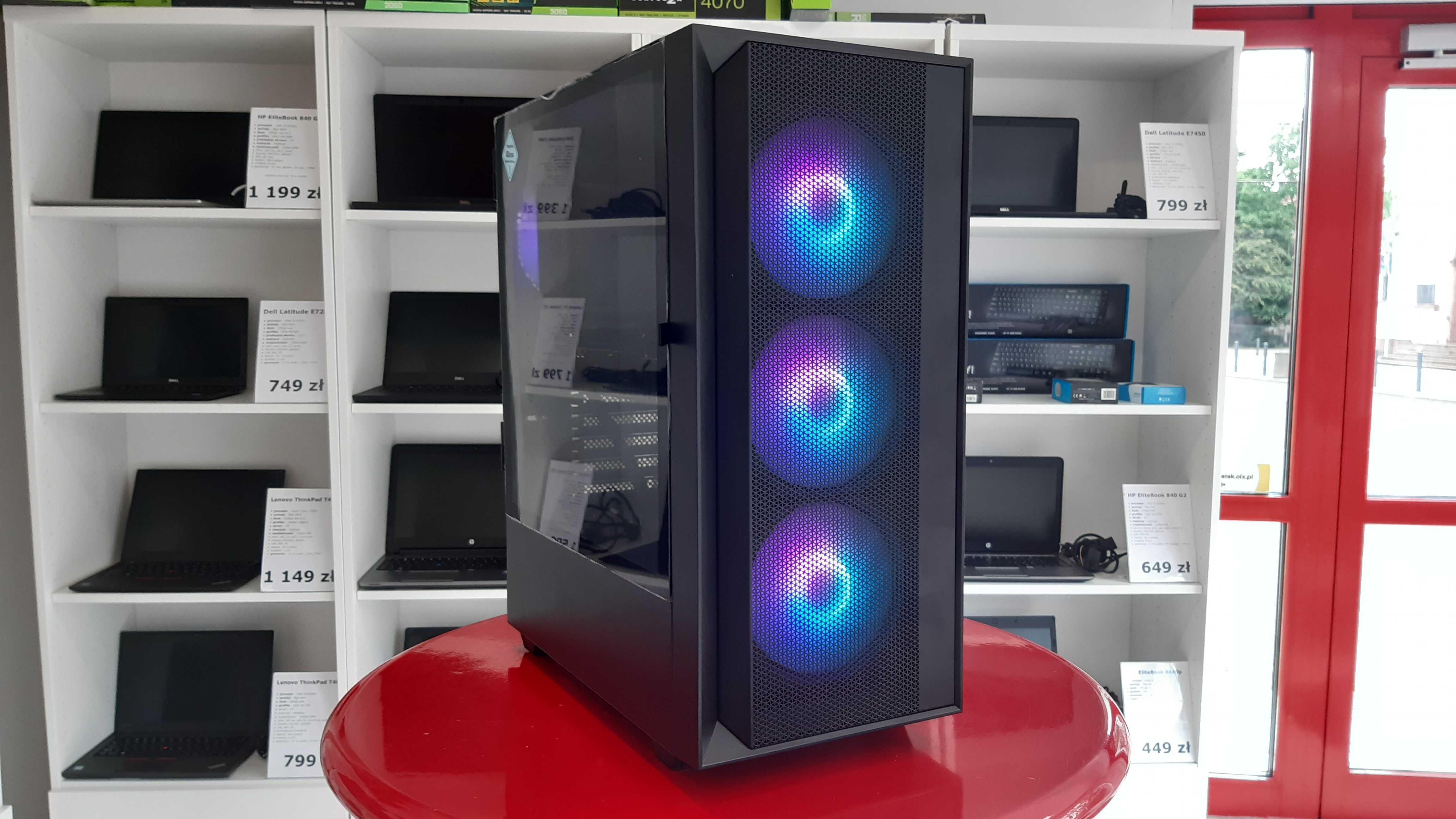 Nowy Komputer Gamingowy Ryzen 7-7800x3D/32GB/2000SSD/RTX5070 RATY0%