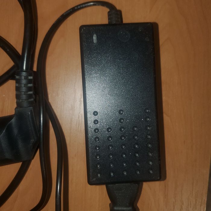 Зарядное к ноутбуку.