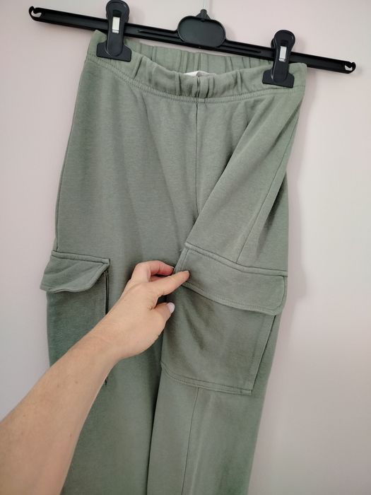 Spodnie dresowe bojówki H&M rozmiar 140