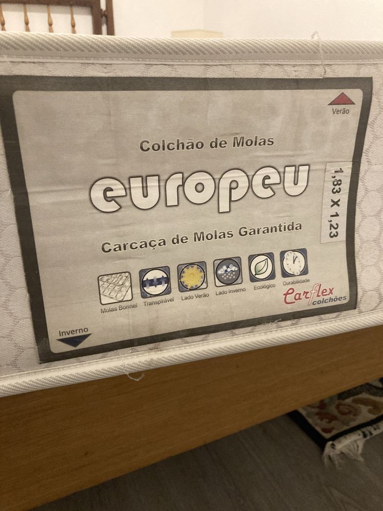 Cama com colchão