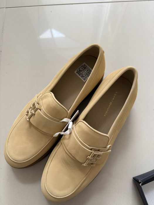 Skórzane loafersy mokasyny TOMMY HILFIGER nowe z metką r. 40 beżowe