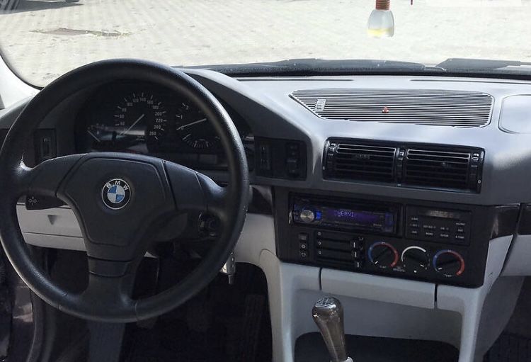 BMW 525 2,5L 1995гв механика