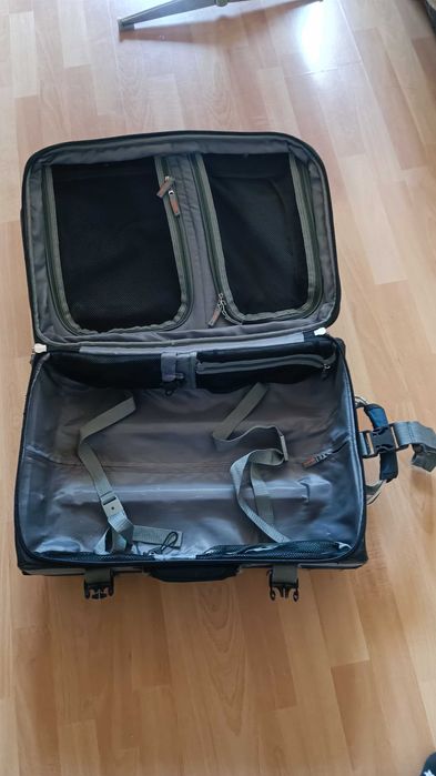 Walizka na kółkach 55 x 35 x 25-33