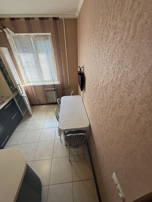 Пропоную в оренду 3 кім по Героїв України