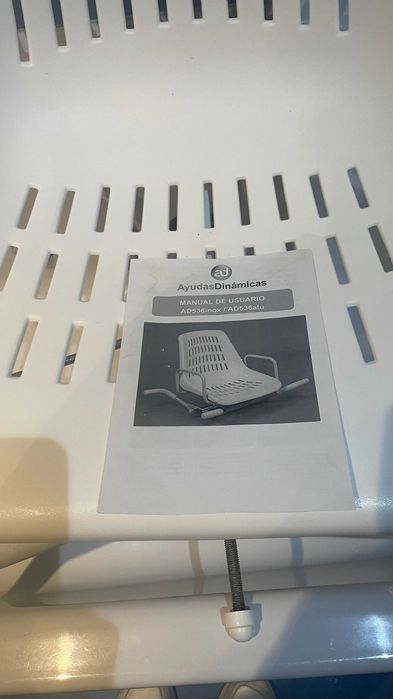 cadeira de banheira giratória em bom estado