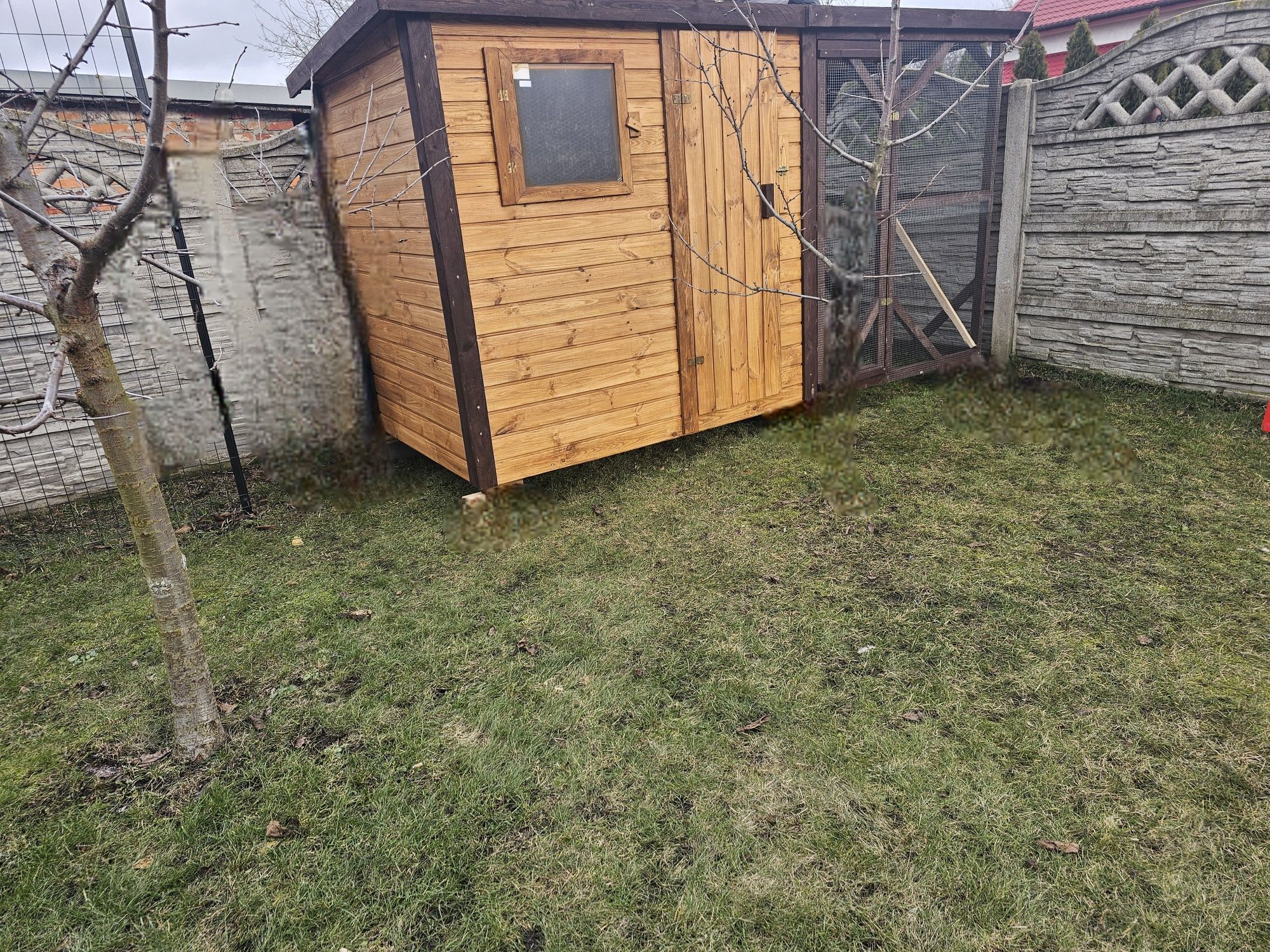Kurnik drewniany