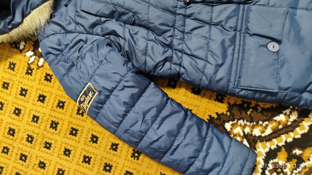 Куртка.  дівчача