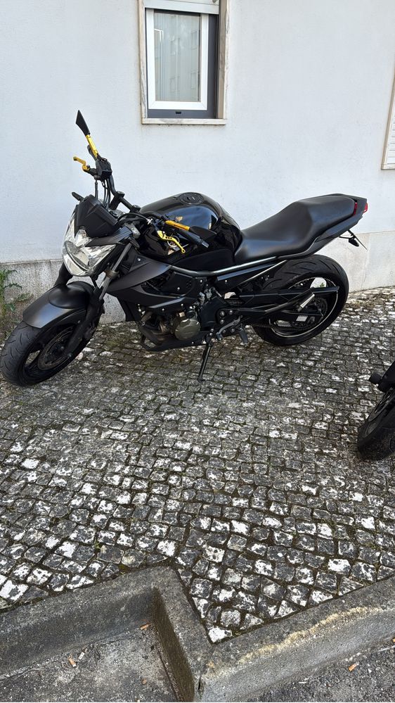 Yamaha XJ6 2009 – Moto impecável, toda revisada