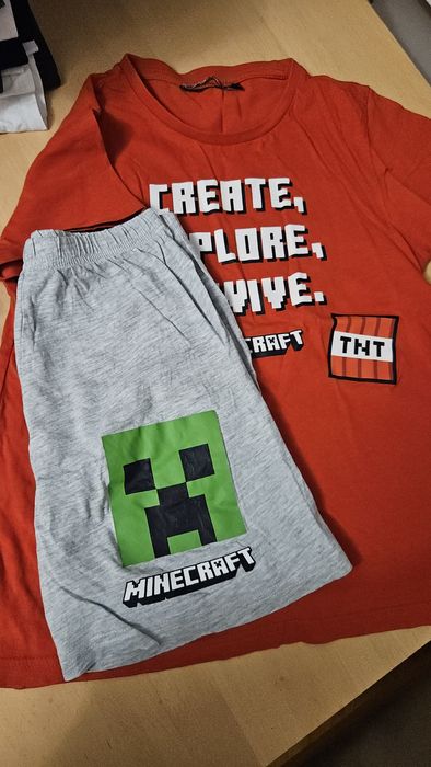 Pidżama w rozmiarze 140