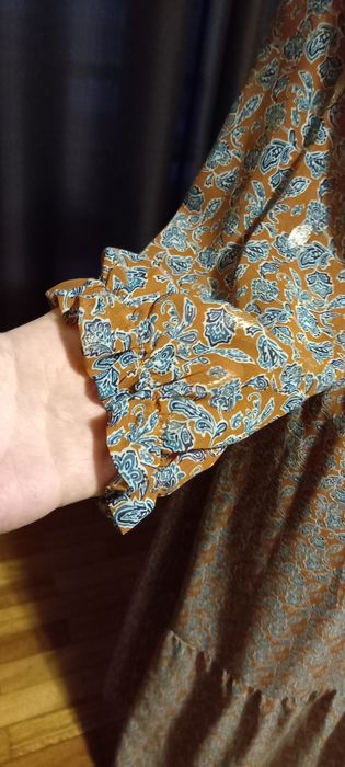 Vestido comprido castanho e dourado