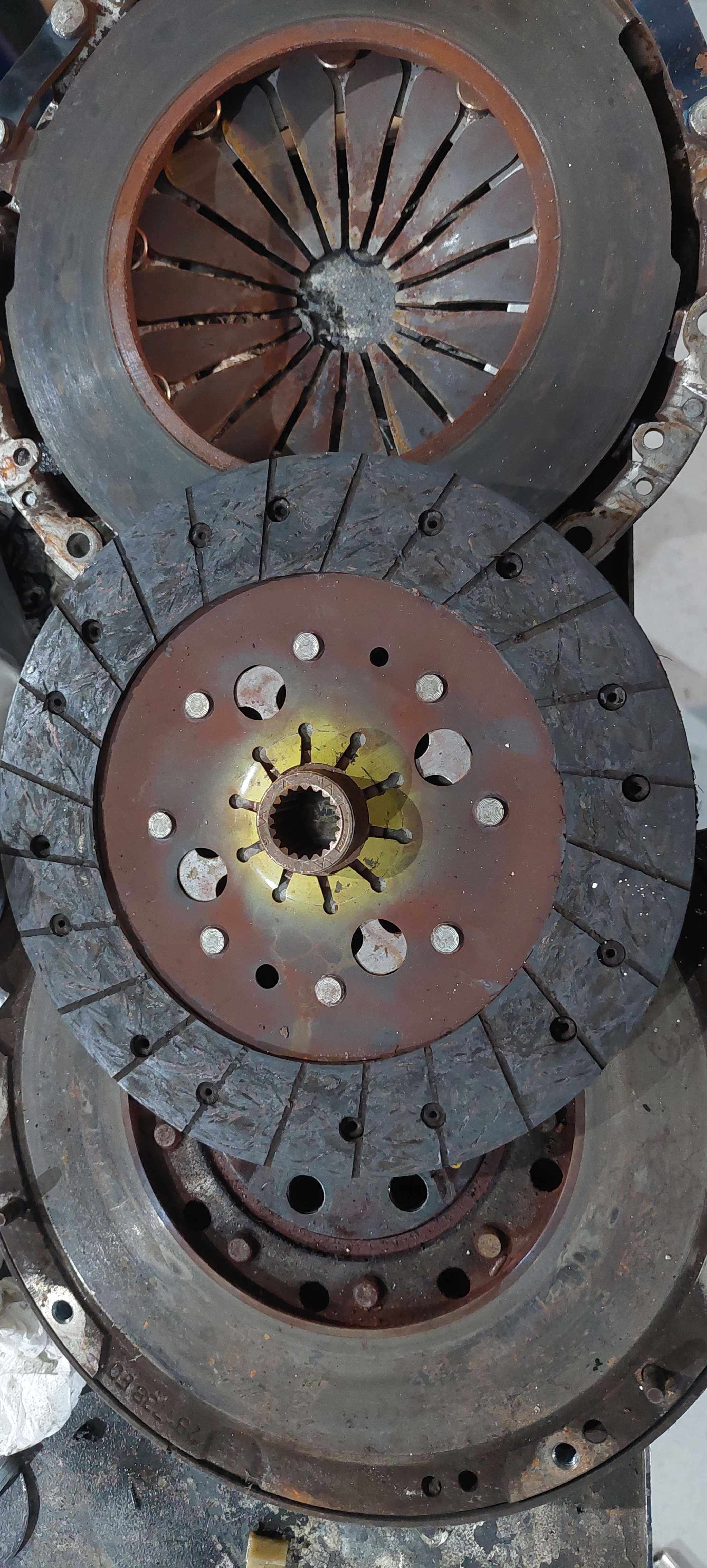 Motor fiat jtd para peças + Motor 1.9D a trabalhar.