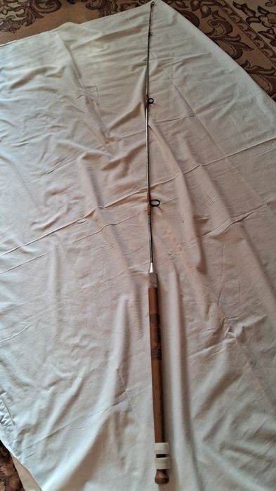 Спининг ссср (титан)..1.8м и ручка(штекер)