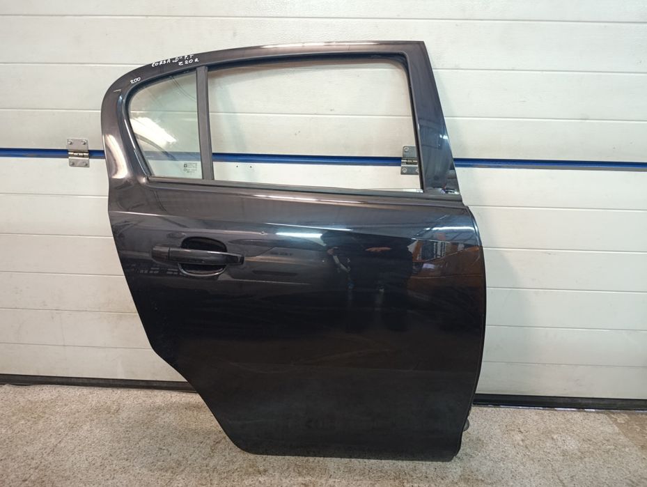 Opel Corsa D 5d drzwi prawe prawy tył tylne Z20R