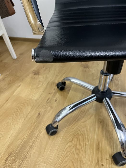 Fotel biurowy obrotowy