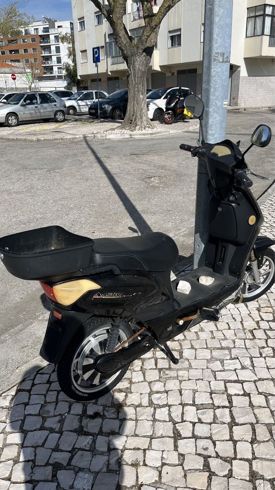 Vendo ou troco mota eletrica sem bateria