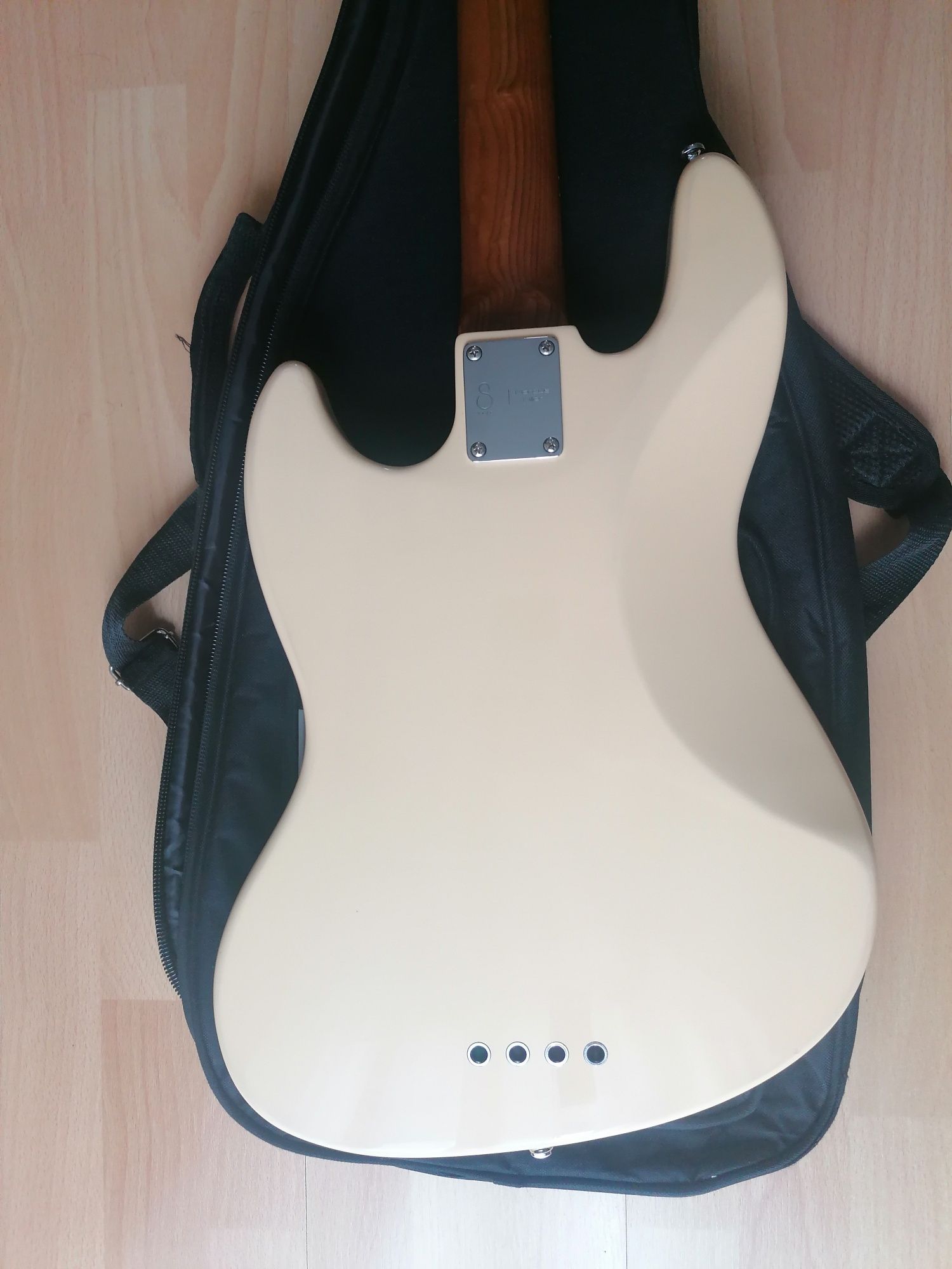 [Zamiana] Gitara Basowa Marcus Miller Sire v5