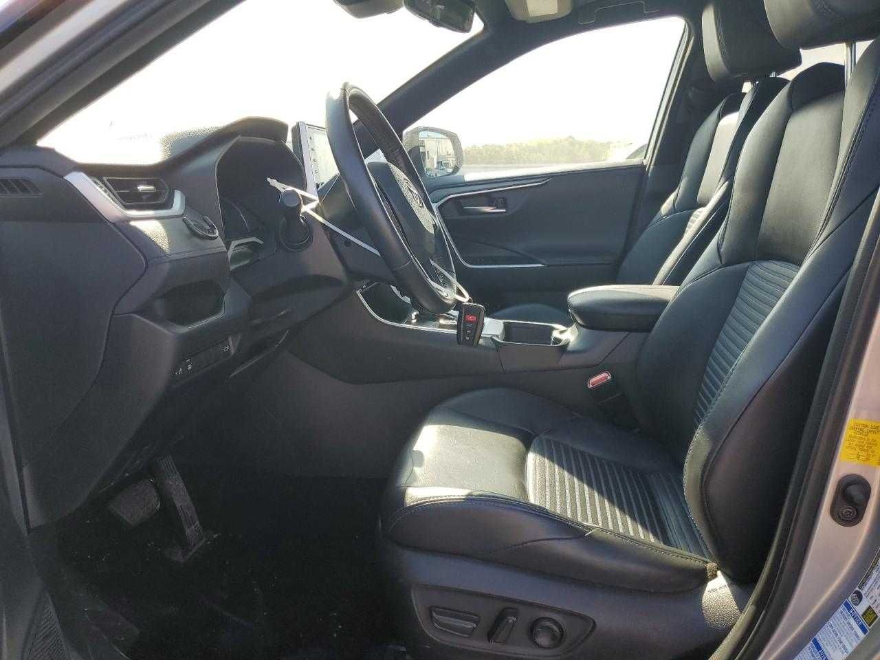 2020 Toyota RAV4 XSE