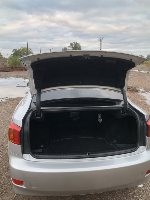 Продам Lexus IS