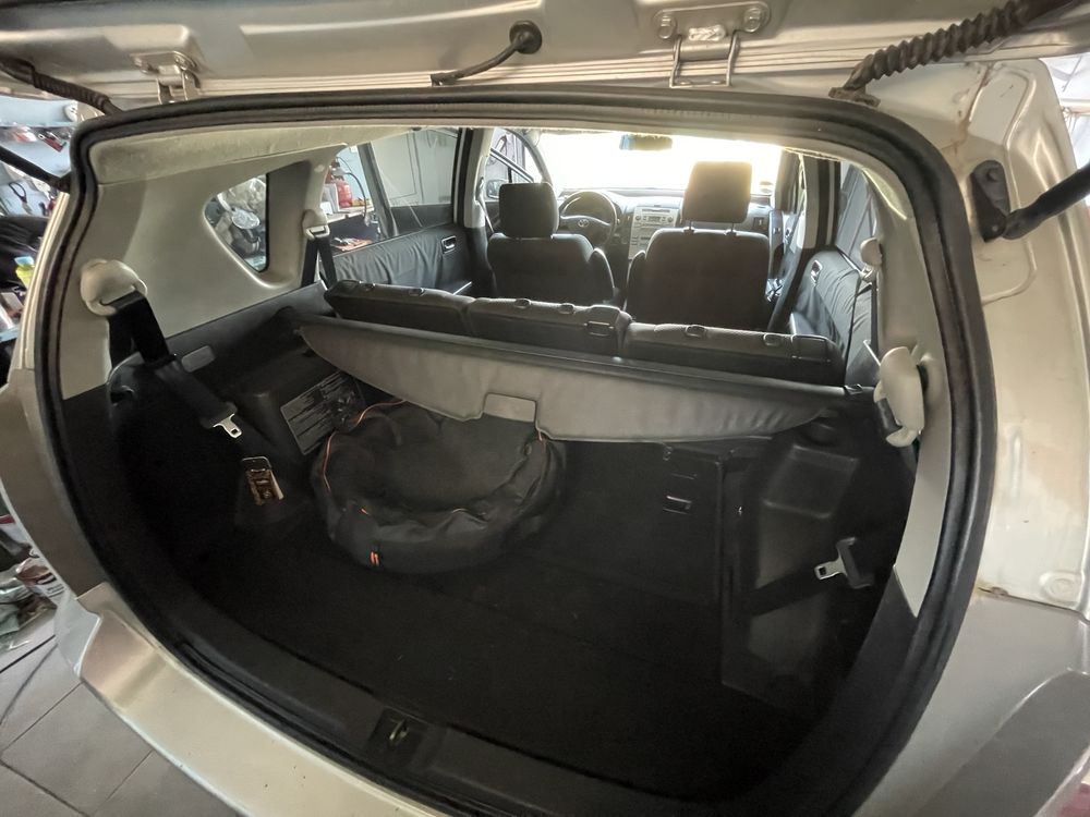 Toyota Corolla Verso 7 місць