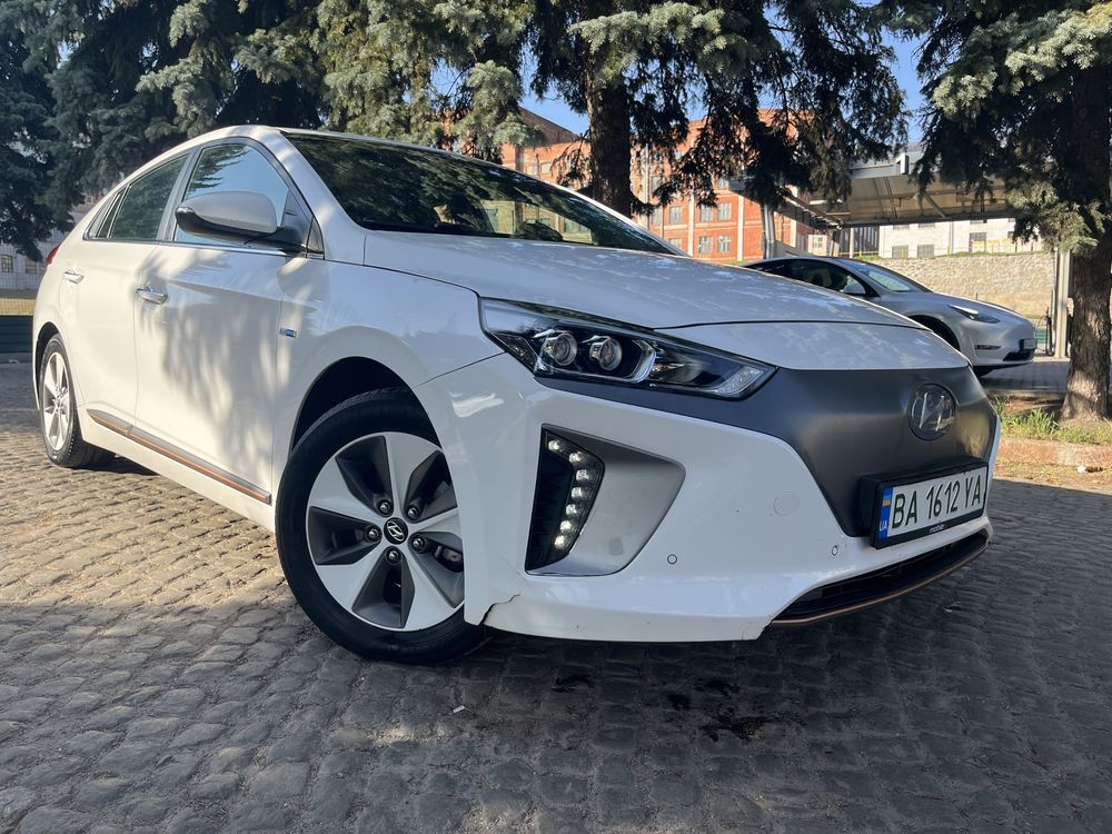 Hyundai ioniq.