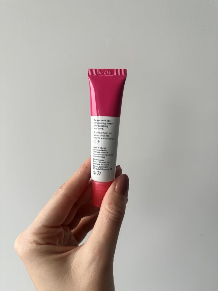 Pomadka balsam glossier truskawkowa nowa lip balm dotcom