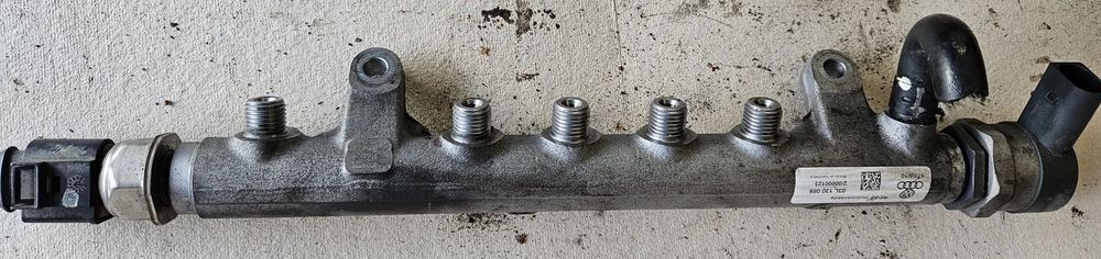 VW Passat B7 B8 Golf Seat Skoda 2.0 TDI listwa wtryskowa czujnik paliwa 03L130089