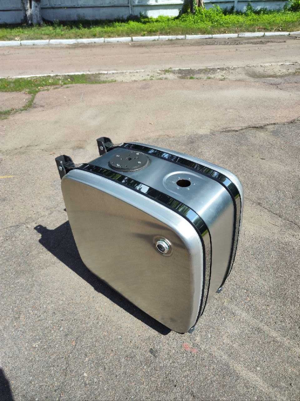 Бак гідравлічний алюмінієвий бічний 160л 620х450х670 гібробак гидробак