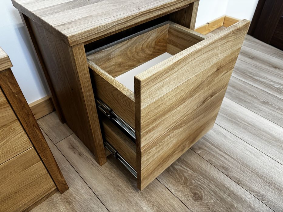 Dębowe szafki nocne