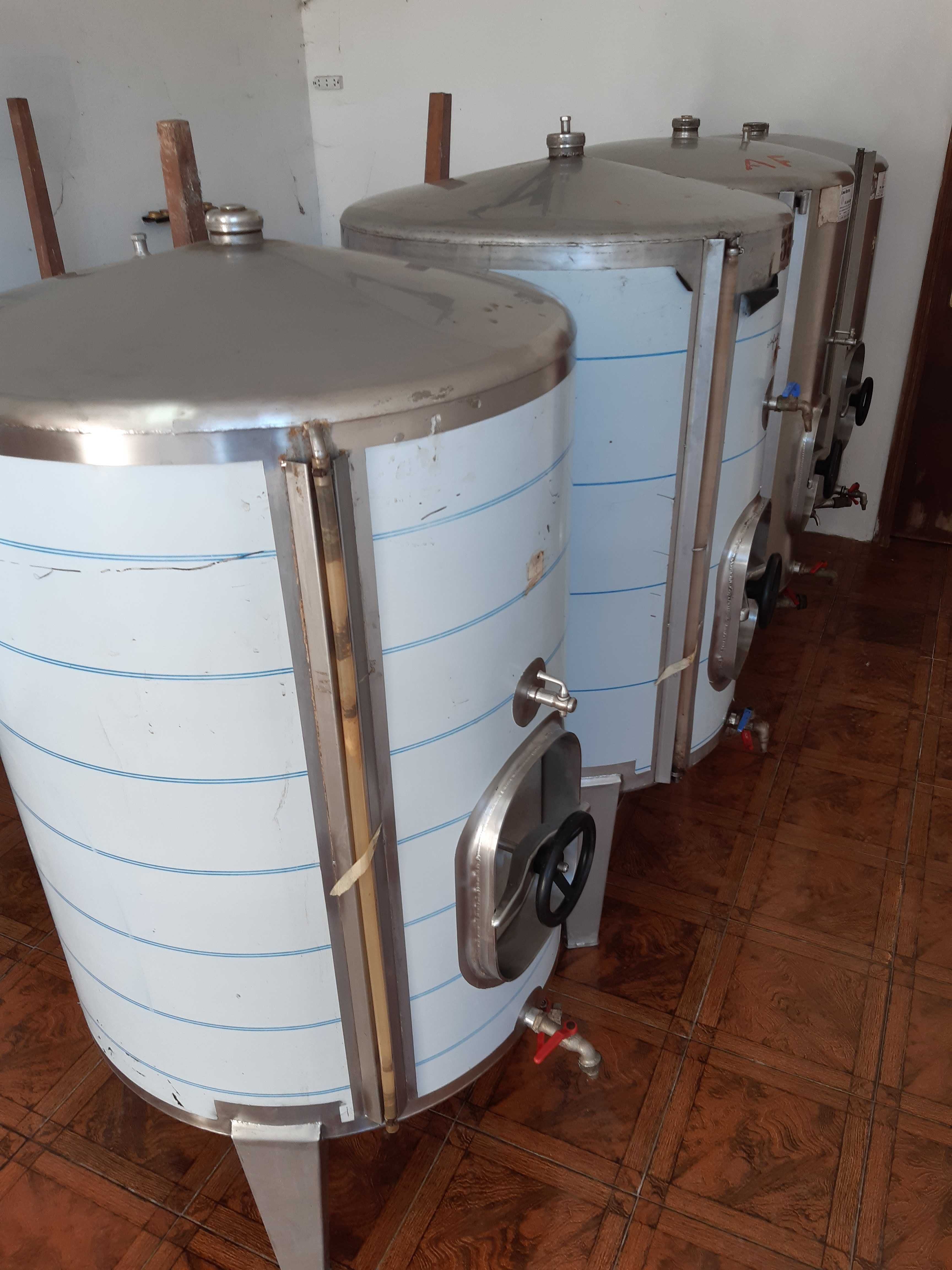 Cuba Inox 550 Litros Porta Lateral