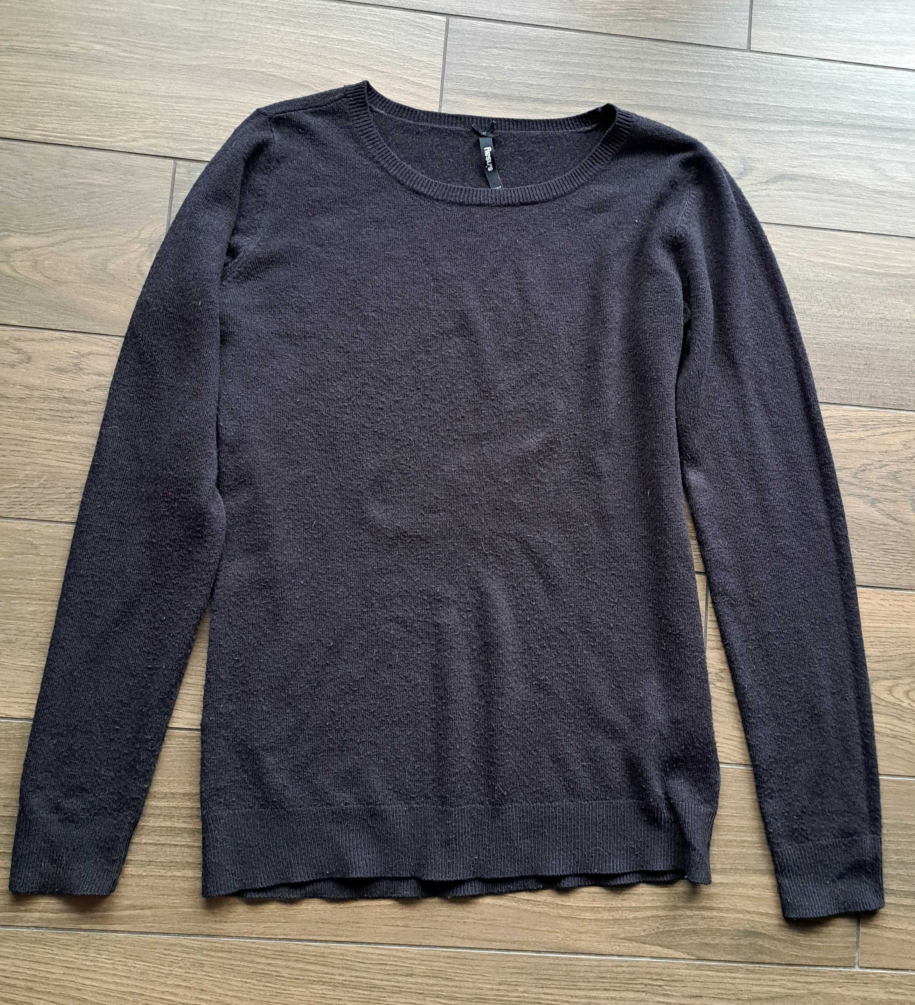 Czarny sweter Sinsay