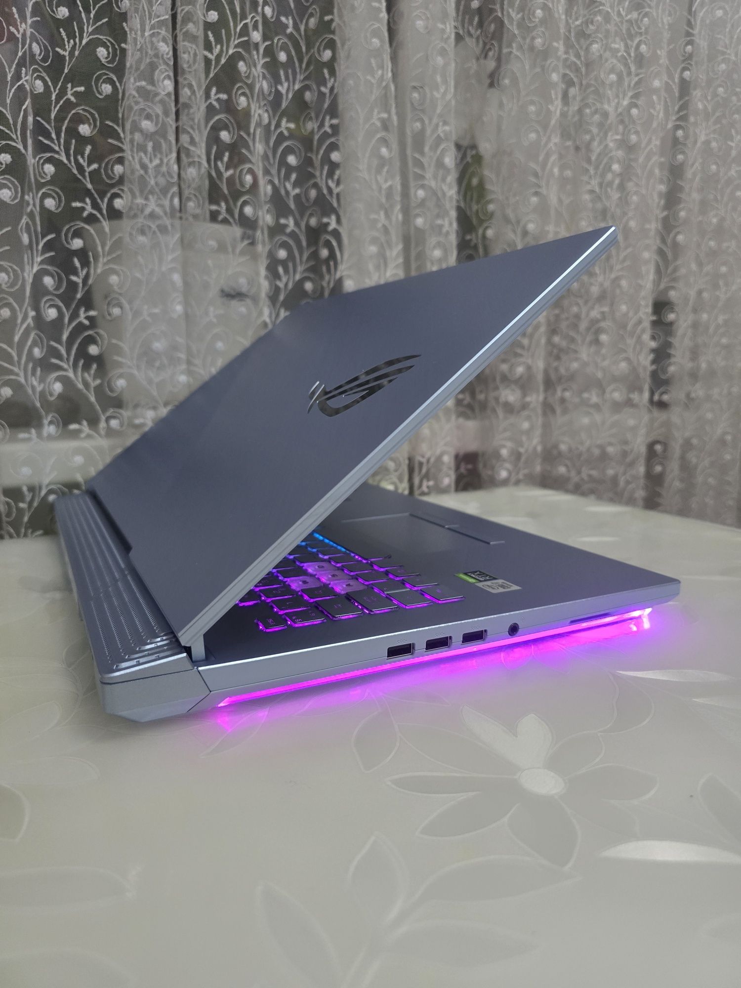 Asus ROG Strix 17.3/144Hz/SSD:1TB/2070 Super 8GB/i7-10750/RAM:16/Новий