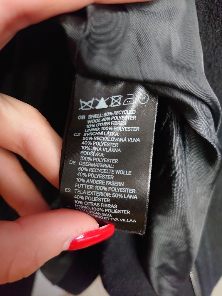 Czarny elegancki płaszcz H&M