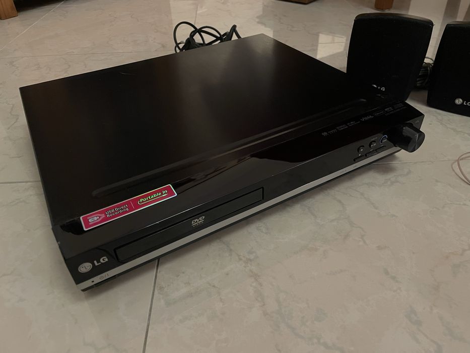 Sistema de som LG 5.1 (5 colunas + Subwoofer)