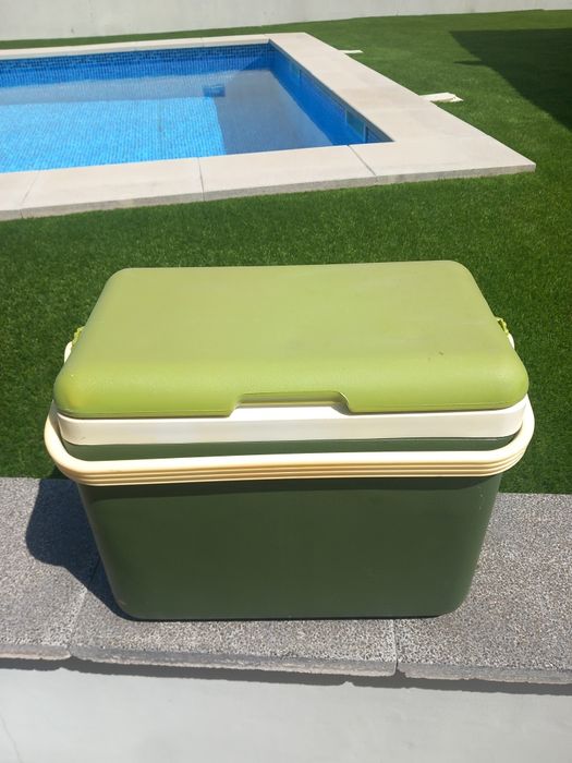 Geleiras praia 30 litros e termo 10 litros para água ou limonada