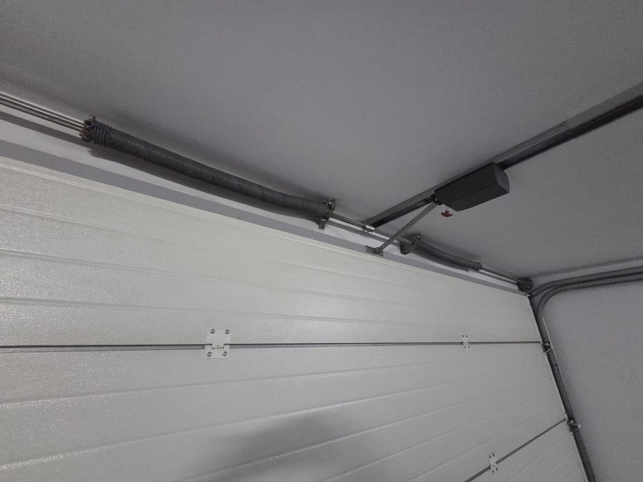 Portão de garagem seccionado 4,5 m largura e 2,30 altura com Motor