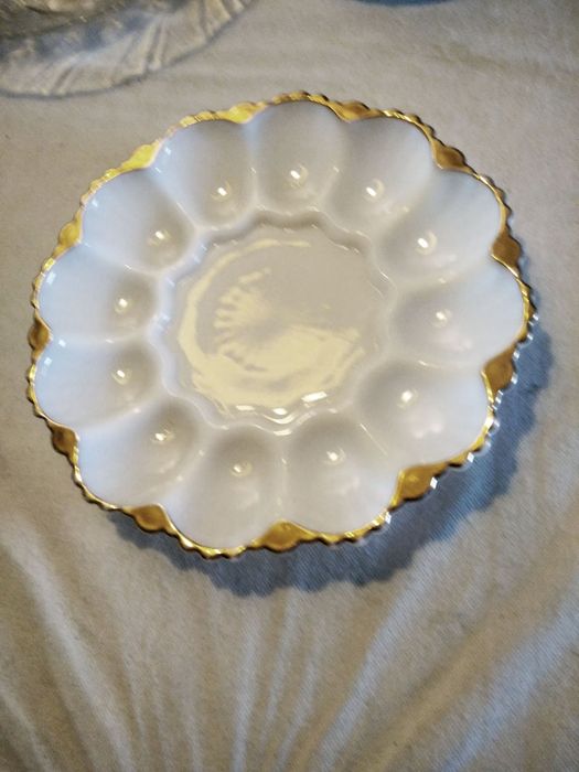 Pratos e copos, louça e vidro