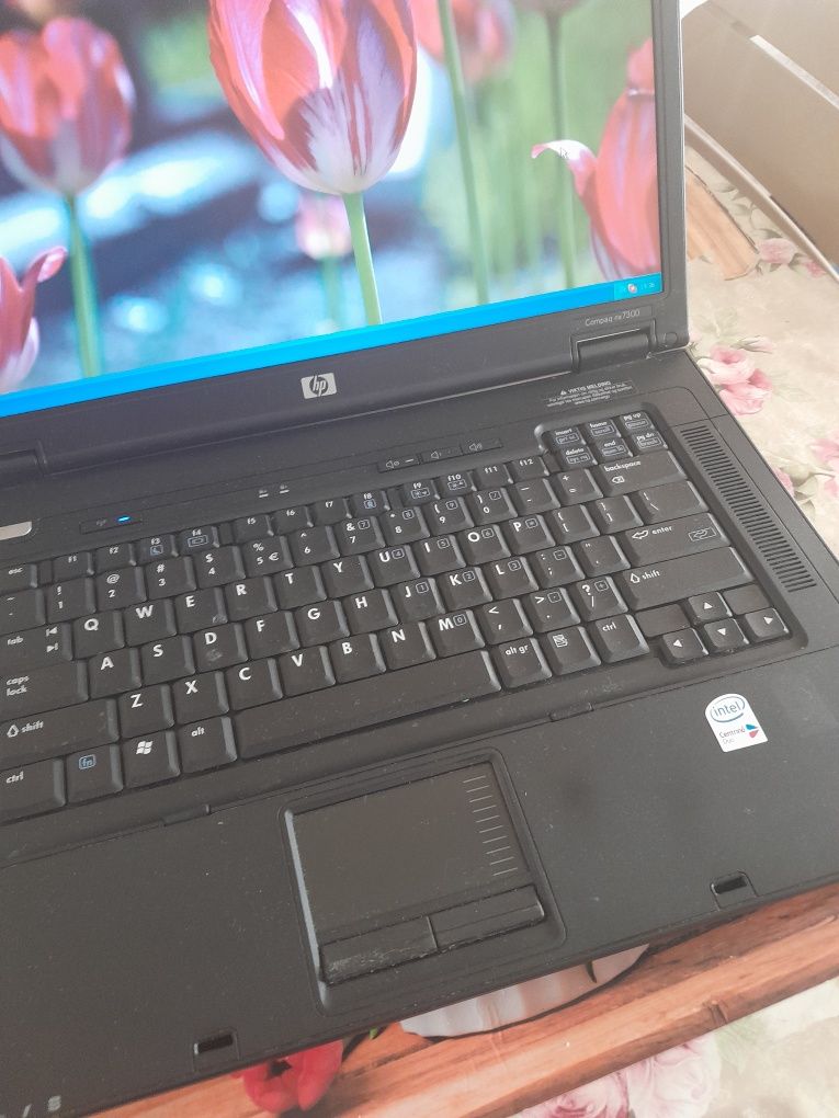 Laptop HP czarny sprawny