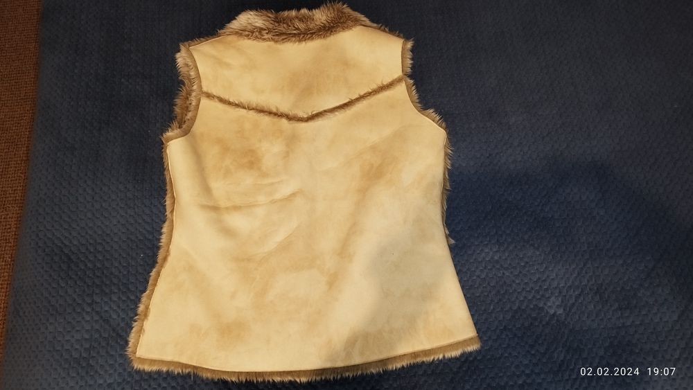 Kamizelka ze sztucznym futrem