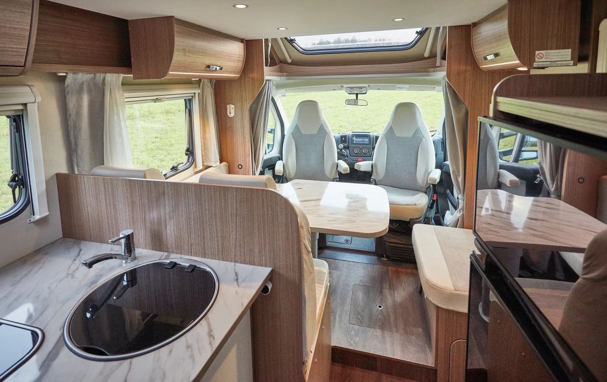 Citroën Jumper  Camper Carado T449 półintegra, bogate wyposażenie