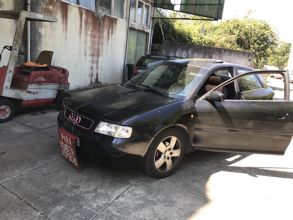 Audi A3  .1.6 gasolina Ano 1998