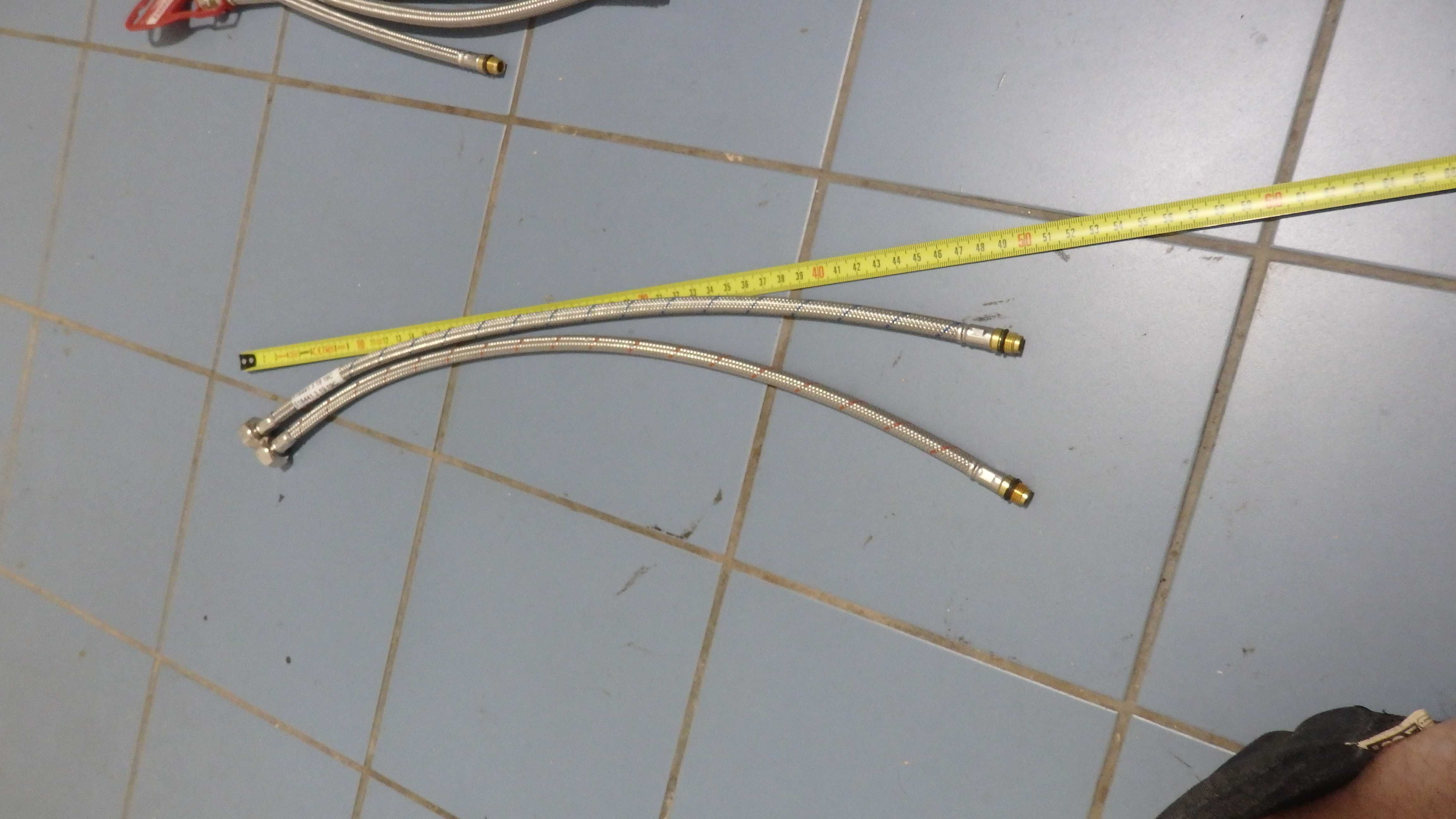 Wężyk do podłączenia wody 49 cm