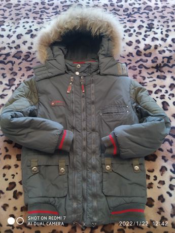Зимняя курточка с капюшоном и  с меховым жилетом - подстёжкой