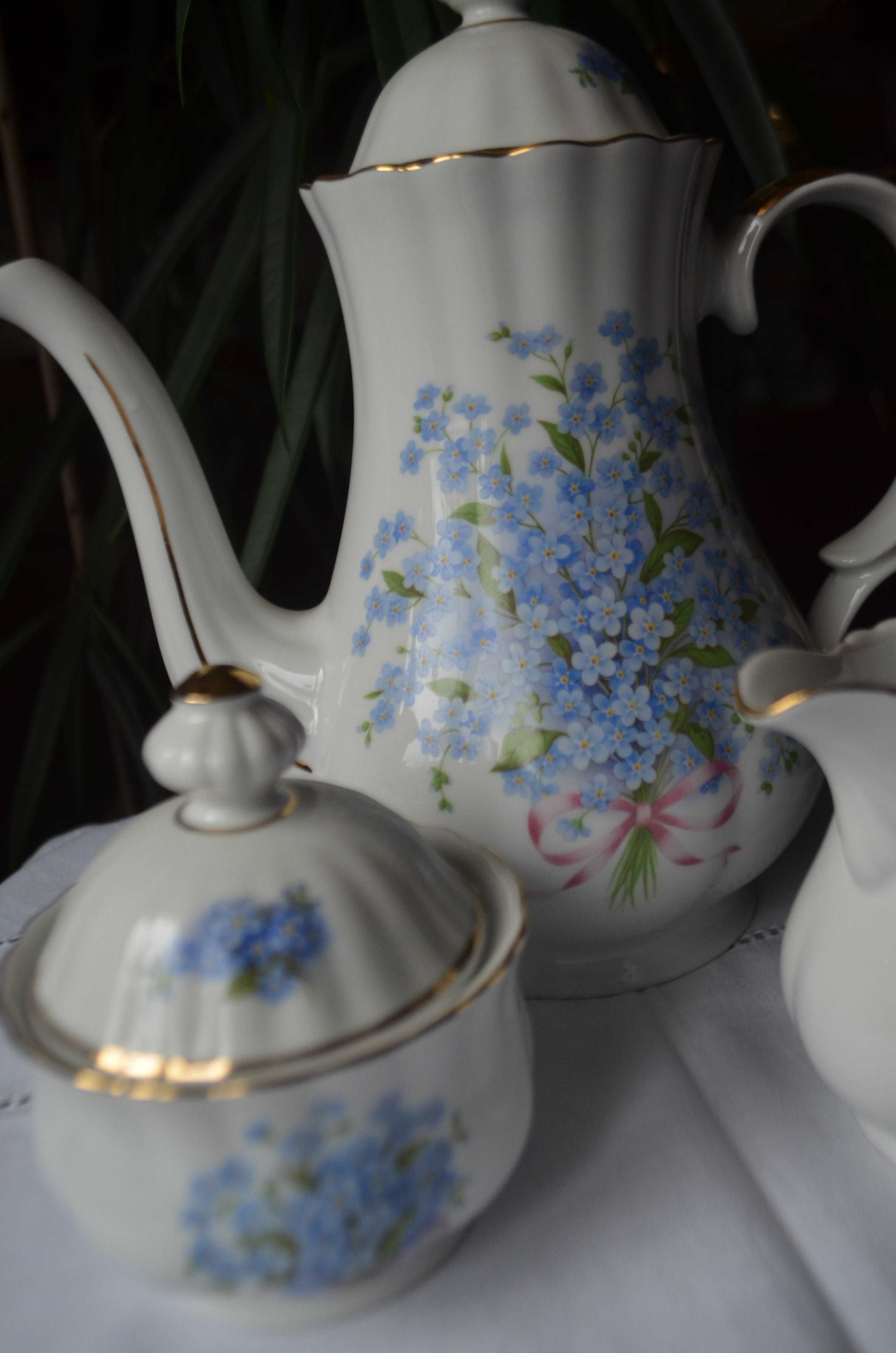 porcelana środek stołu niezapominajki MHM 22 karatowe złoto